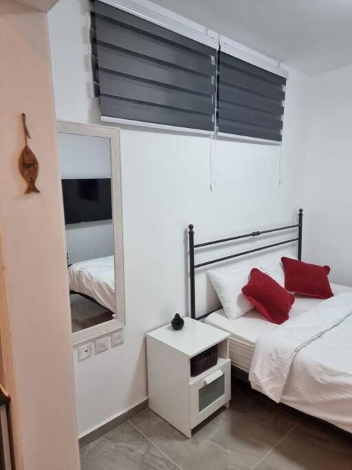 Ferienwohnung דירת זוּגַג מפנקת עם מרפסת משגעת ונוף למפרץ. Eilat Exterior foto
