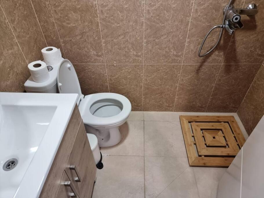 Ferienwohnung דירת זוּגַג מפנקת עם מרפסת משגעת ונוף למפרץ. Eilat Exterior foto