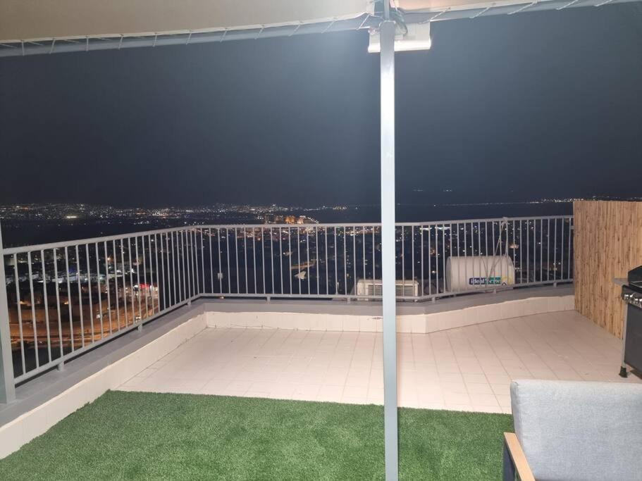 Ferienwohnung דירת זוּגַג מפנקת עם מרפסת משגעת ונוף למפרץ. Eilat Exterior foto